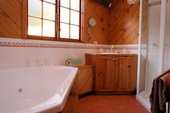 Otago Cottage - Hervey Bay Accommodation 5