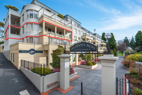 Jenatt Apartments Salamanca - Tourism Hervey Bay 0