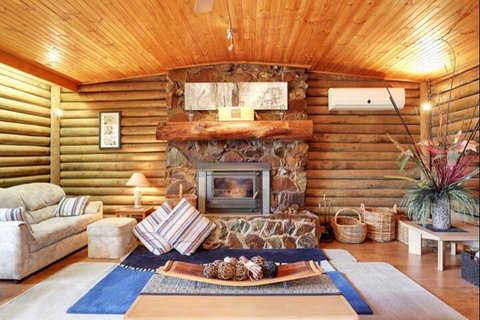 Sunway Farm Bed & Breakfast & Rosebud Cottage - Hervey Bay Accommodation 2