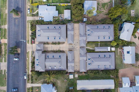 Emerald Inn - Hervey Bay Accommodation 1