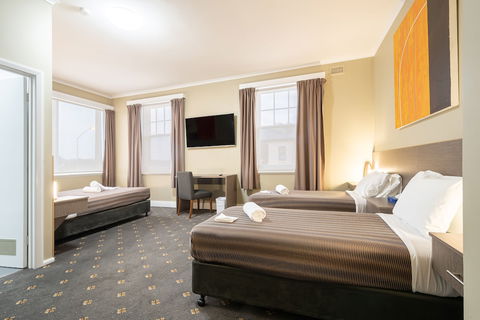 Formby Hotel - Hervey Bay Accommodation 3
