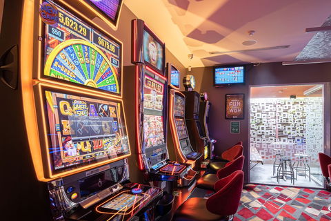Formby Hotel - Hervey Bay Accommodation 2
