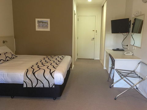 Deniliquin Country Club Motor Inn - Hervey Bay Accommodation 5