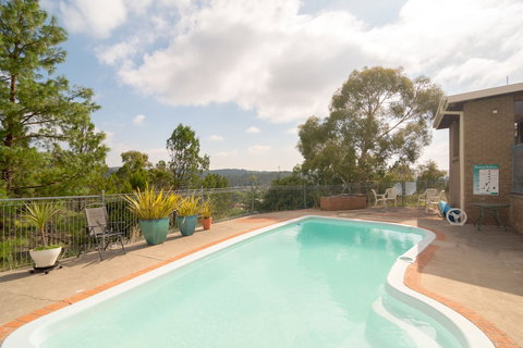 High Country Motel - Hervey Bay Accommodation 2