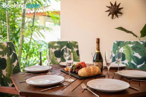 Beachfront Hideaway Port Douglas - Hervey Bay Accommodation 1