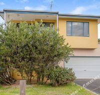Fabulous Townhouse at the Famous Smiths Beach - Hervey Bay Accommodation