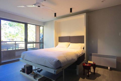 Meticulously Designed Sydney Aptmnt - Tourism Hervey Bay 6