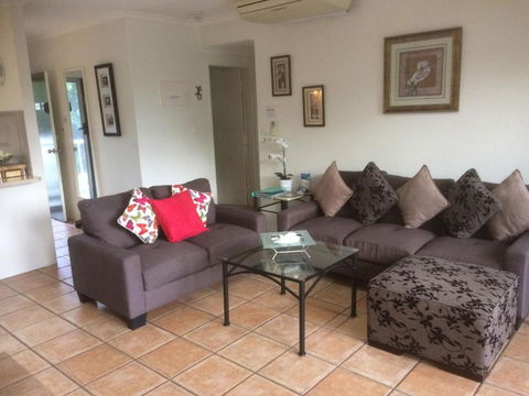 Paradise In Palm Cove - Hervey Bay Accommodation 2