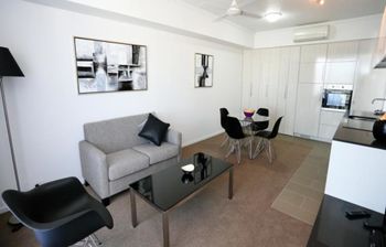 Under The Townsville Sun (694I) - Tourism Hervey Bay 1