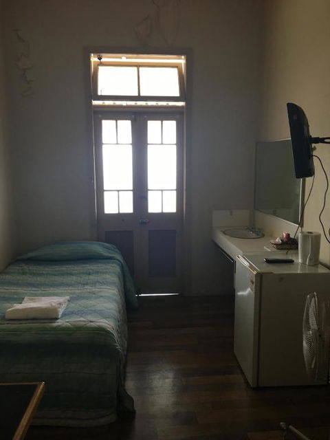 Taylors Hotel - Hervey Bay Accommodation 1