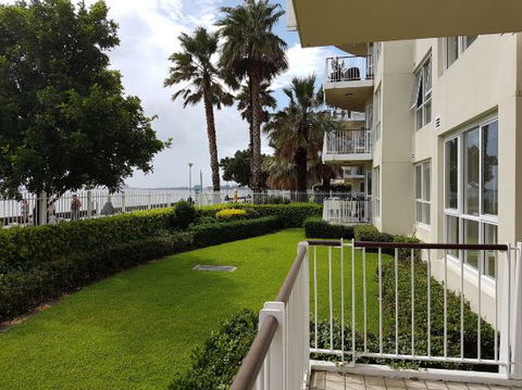 Beau Monde Apartments Newcastle Harbourside Apartment - Hervey Bay Accommodation 4