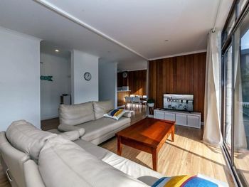 Villa Ellisa Unit 4 / 10 Columbia Close - Hervey Bay Accommodation 0