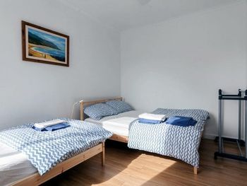 Villa Ellisa Unit 4 / 10 Columbia Close - Hervey Bay Accommodation 4