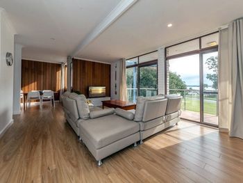 Villa Ellisa Unit 4 / 10 Columbia Close - Hervey Bay Accommodation 3