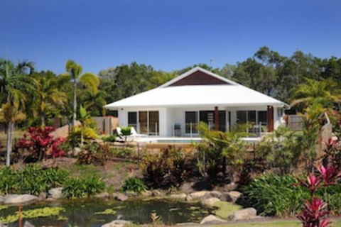 4 Cascade Luxury House On Fairway - Tourism Hervey Bay 0