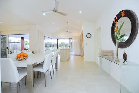 4 Cascade Luxury House On Fairway - Tourism Hervey Bay 7