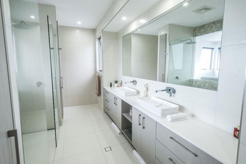 Bellevue Airlie Beach - Hervey Bay Accommodation 2