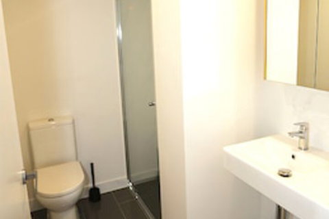 Modern Apartment In Brisbane - Hervey Bay Accommodation 2