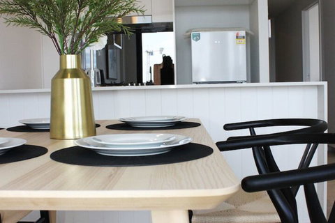 Modern Apartment In Brisbane - Hervey Bay Accommodation 7