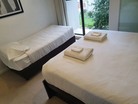 A07-darling Harbour 2 BDR Loft - Tourism Hervey Bay 1