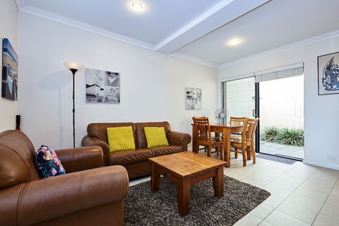 Fremantle Townhouse Unit 5 - Tourism Hervey Bay 1