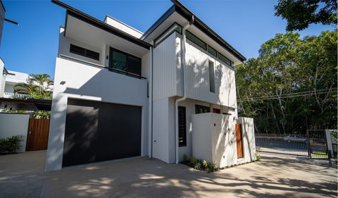 Aria Port Douglas Villas - Tourism Hervey Bay 1