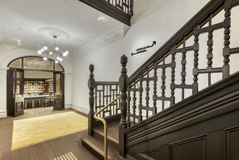Farmers Home Hotel - Hervey Bay Accommodation 0