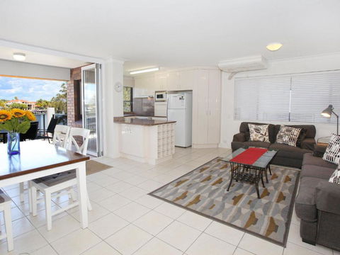 Maui 6 2 BDRM Apt On Parkyn Pde - Hervey Bay Accommodation 2