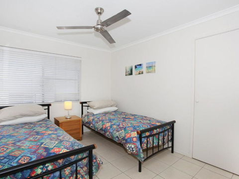 Maui 6 2 BDRM Apt On Parkyn Pde - Hervey Bay Accommodation 1