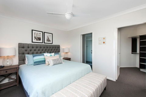 Mollymook Beachfront Penthouse 9 - Hervey Bay Accommodation 4
