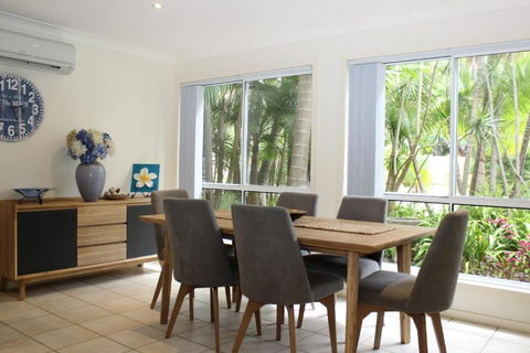 PACIFIC PALMS - Hervey Bay Accommodation 3
