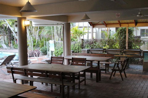 Noosaville Resort Living On Noosa River Gympie Terrace - Tourism Hervey Bay 2