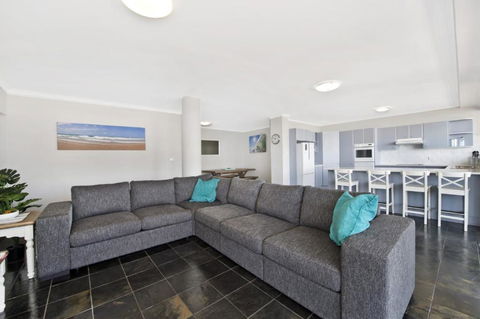 Akuna 20 6 Joffre Street - Tourism Hervey Bay 3