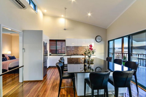 NEWLY BEAUTFULLY RENOVATED 16 The Casuarina 3 Bedroom House With 180 Degree Ocean Views - Hervey Bay Accommodation 5