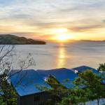 NEWLY BEAUTFULLY RENOVATED 16 The Casuarina 3 Bedroom House With 180 Degree Ocean Views - Hervey Bay Accommodation 0