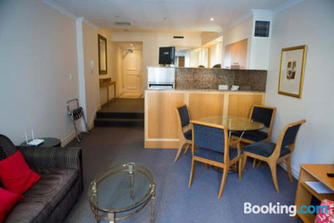 Bond 215 - Hervey Bay Accommodation 0