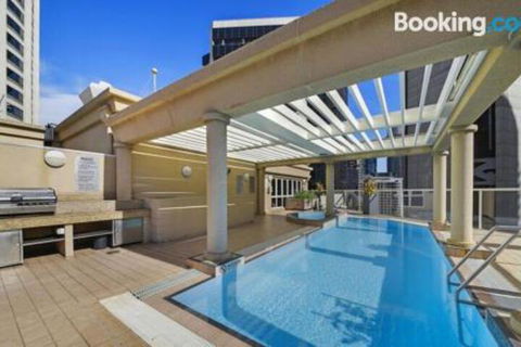 Bond 215 - Hervey Bay Accommodation 3