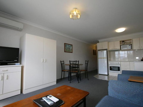 Horizons 417 / 10 Kosciuszko Road - Hervey Bay Accommodation 1