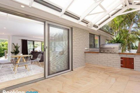 Bay Dream Believer 16 Verona Road Pet Friendly Boat Parking & WIFI - Hervey Bay Accommodation 0