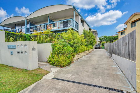 Rainbow Breezes 4 Rainbow Beach Townhouse With Breath Taking Ocean Views To Fraser Island - Tourism Hervey Bay 2