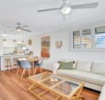 Rainbow Breezes 4 Rainbow Beach Townhouse with breath taking ocean views to Fraser Island - Hervey Bay Accommodation