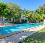Baden 90 Rainbow Shores Resort Unit Pools Tennis Court Walk To Beach - Hervey Bay Accommodation