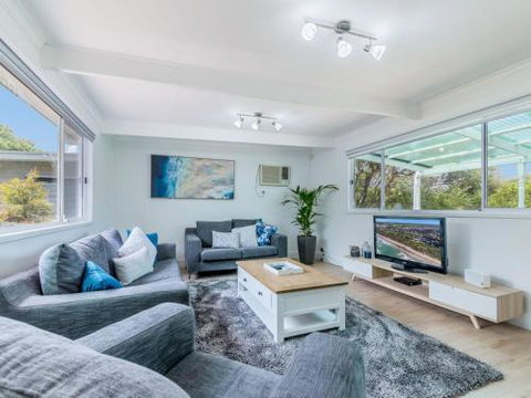 DRIFTAWAY ACROSS FROM SURF BEACH - Tourism Hervey Bay 1