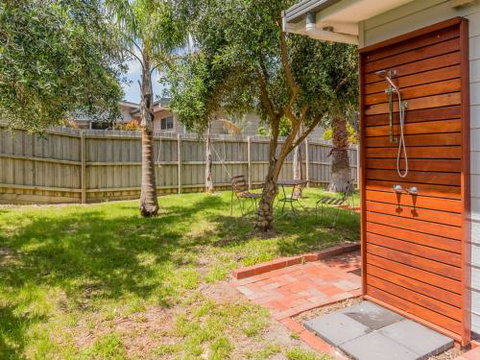 DRIFTAWAY ACROSS FROM SURF BEACH - Tourism Hervey Bay 2