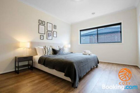 109Cozy Cranbourne Family House5Bed2Bath2Parking - Hervey Bay Accommodation 4