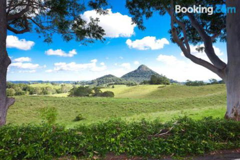 Sunrise At Sanquar Noosa Hinterland - Tourism Hervey Bay 3