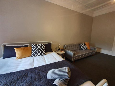 The Royal Hotel - Hervey Bay Accommodation 4