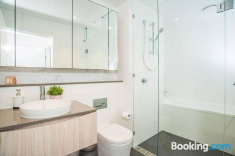 Perfect LocationCBD 2Bed2Bath APTParkingWifi - Hervey Bay Accommodation 6
