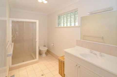 Anchors Away - Hervey Bay Accommodation 6