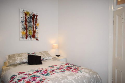 Cosy Erko 2 Bedroom Home On Edge Of Sydney City Centre - Hervey Bay Accommodation 6